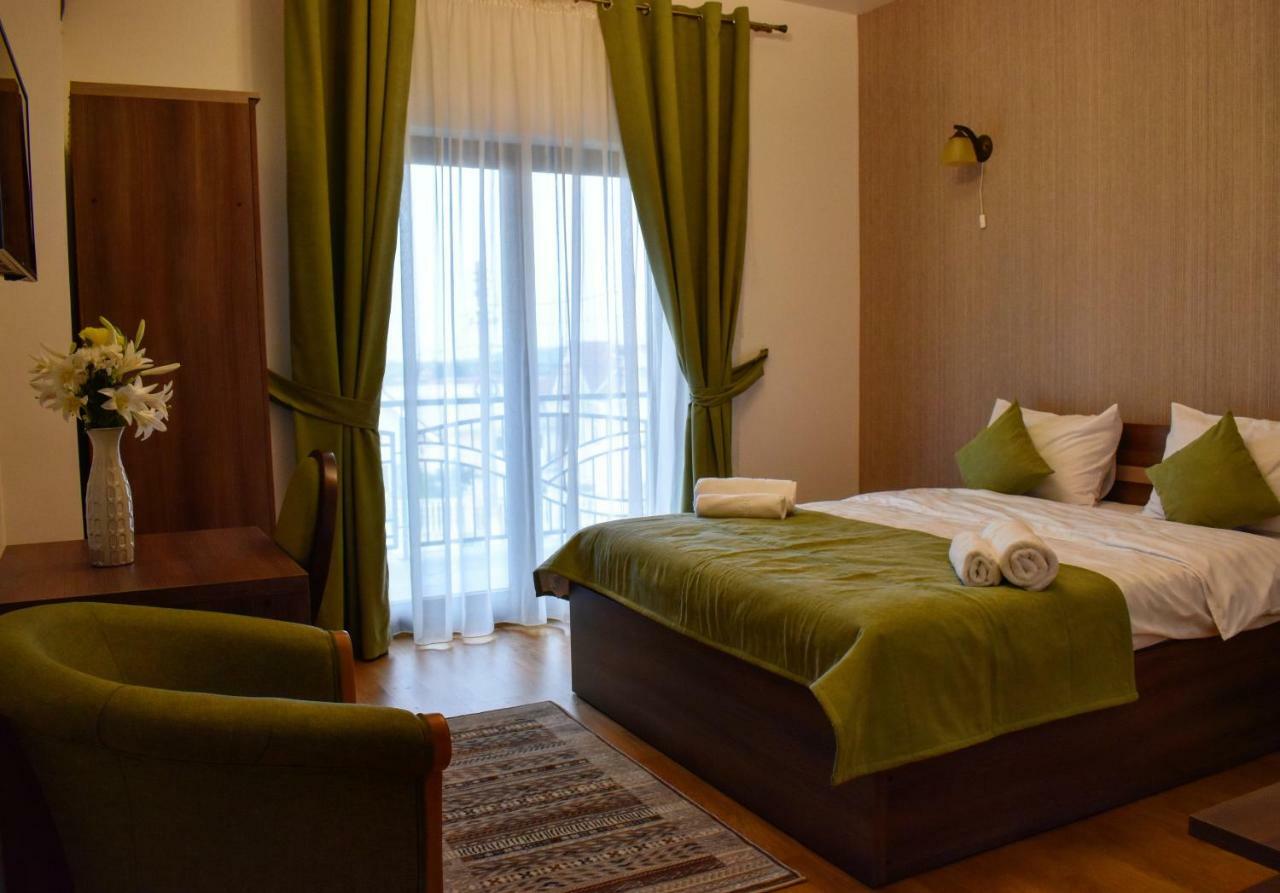 Pensiunea Casa Hortopan Târgu Jiu Εξωτερικό φωτογραφία