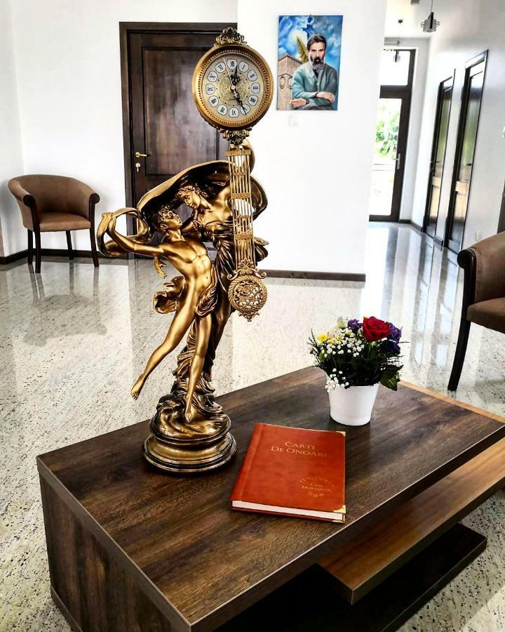 Pensiunea Casa Hortopan Târgu Jiu Εξωτερικό φωτογραφία