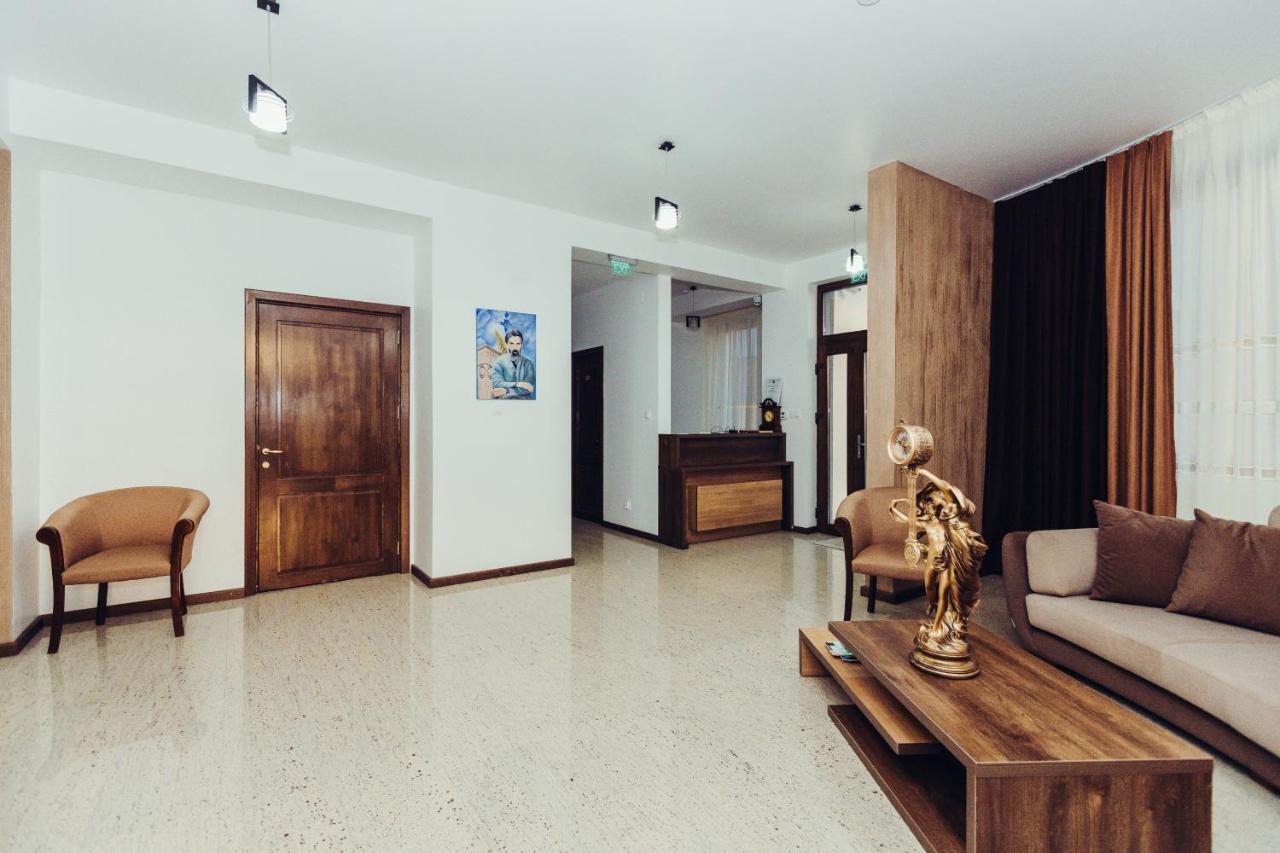 Pensiunea Casa Hortopan Târgu Jiu Εξωτερικό φωτογραφία